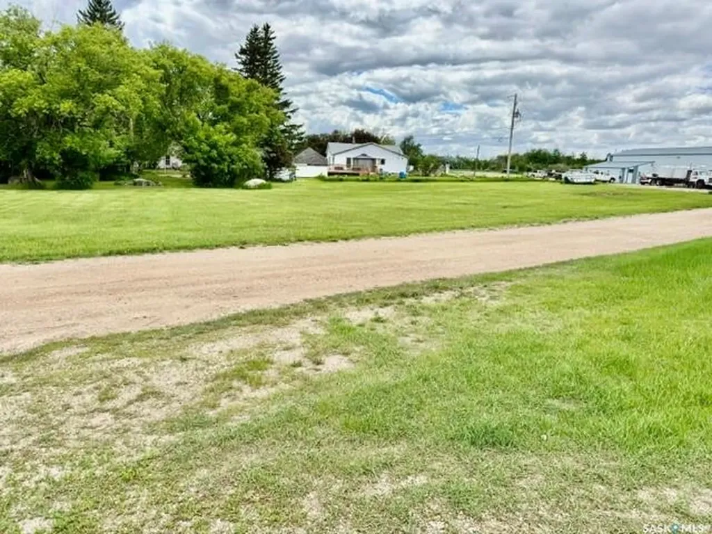 37-40 Shannon Street Lanigan SK S0K 2M0