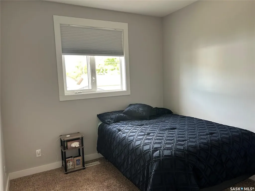 832 7th Avenue NE Moose Jaw SK S6H 1M7