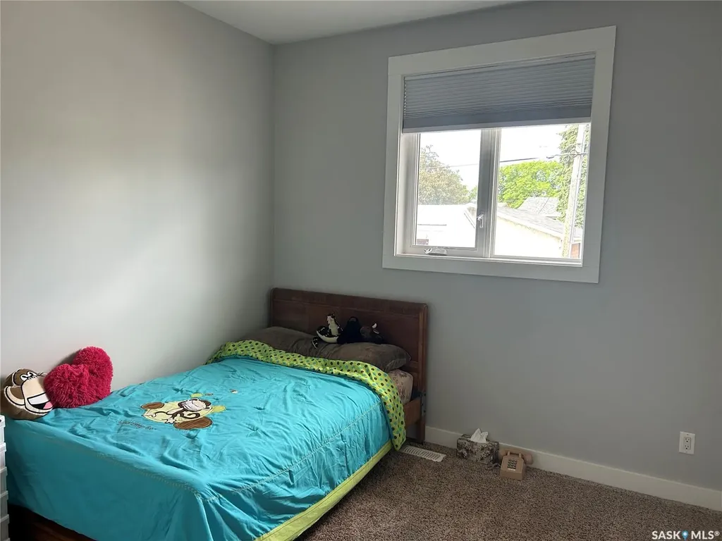 832 7th Avenue NE Moose Jaw SK S6H 1M7