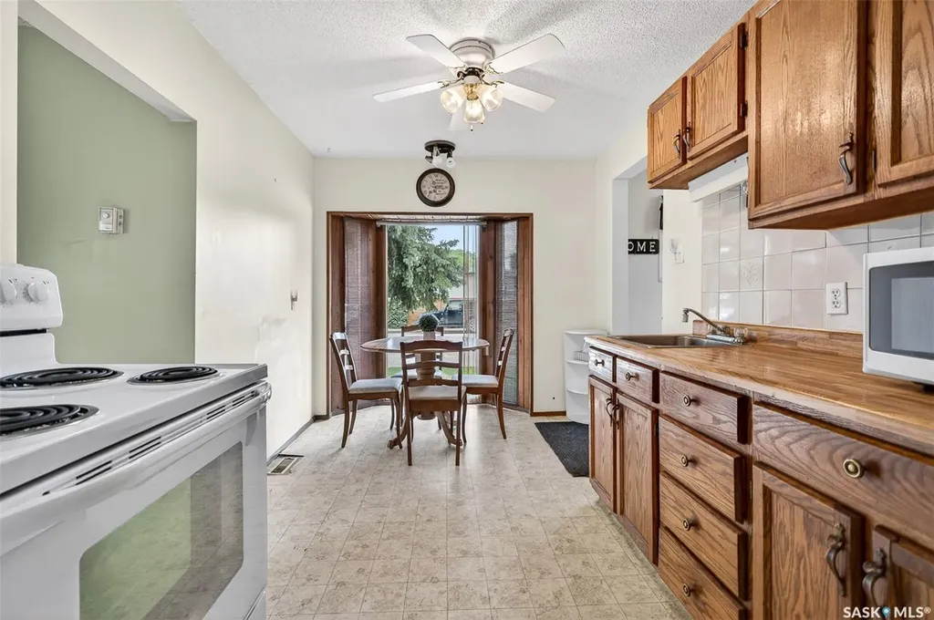 1066 Caribou Street W Moose Jaw SK S6H 2L7