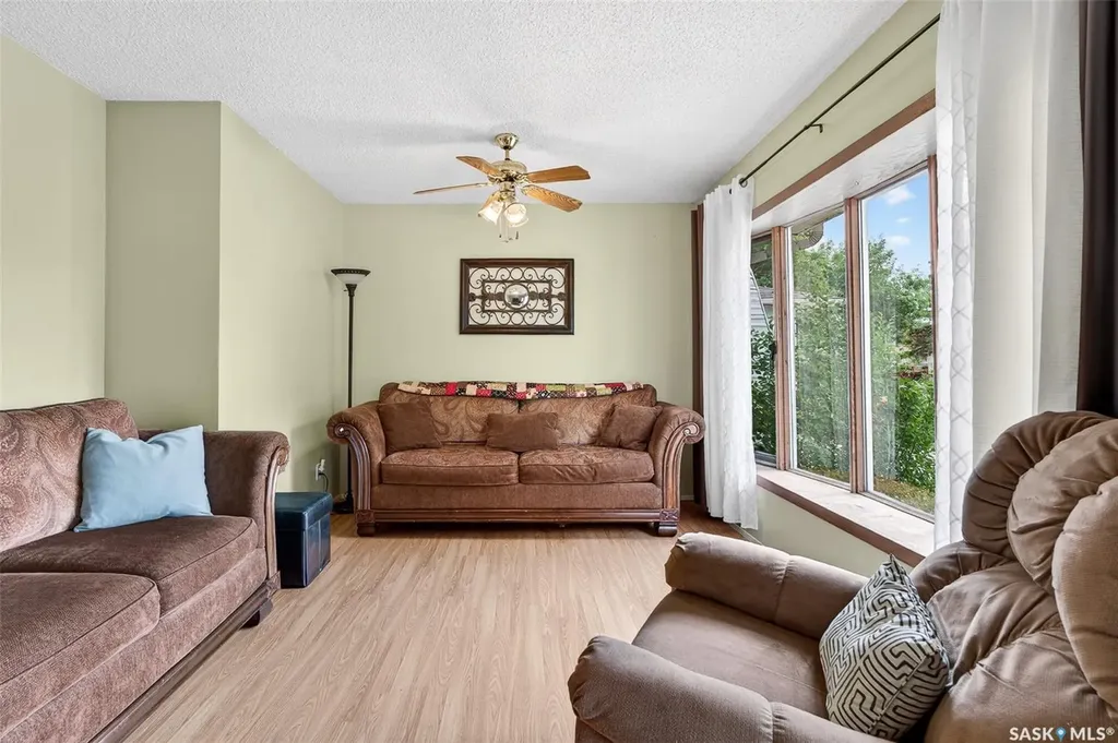 1066 Caribou Street W Moose Jaw SK S6H 2L7
