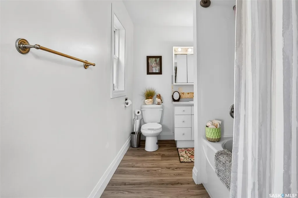 1066 Caribou Street W Moose Jaw SK S6H 2L7