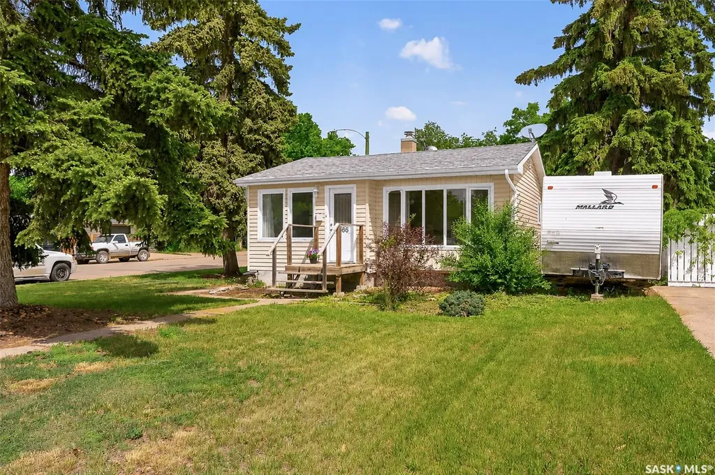 1066 Caribou Street W Moose Jaw SK S6H 2L7
