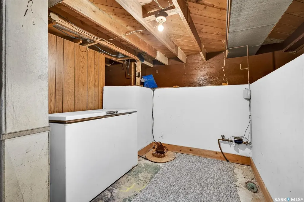 1066 Caribou Street W Moose Jaw SK S6H 2L7