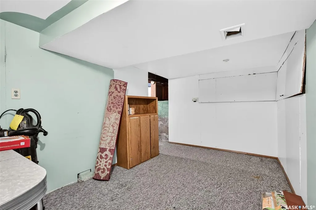 1066 Caribou Street W Moose Jaw SK S6H 2L7