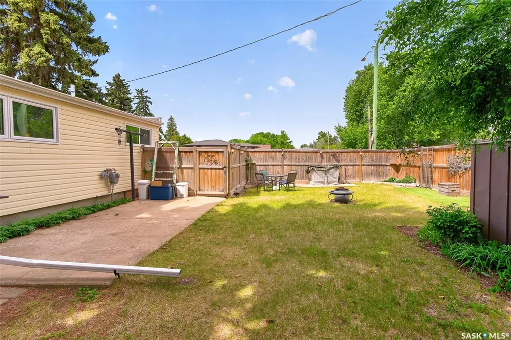 1066 Caribou Street W Moose Jaw SK S6H 2L7