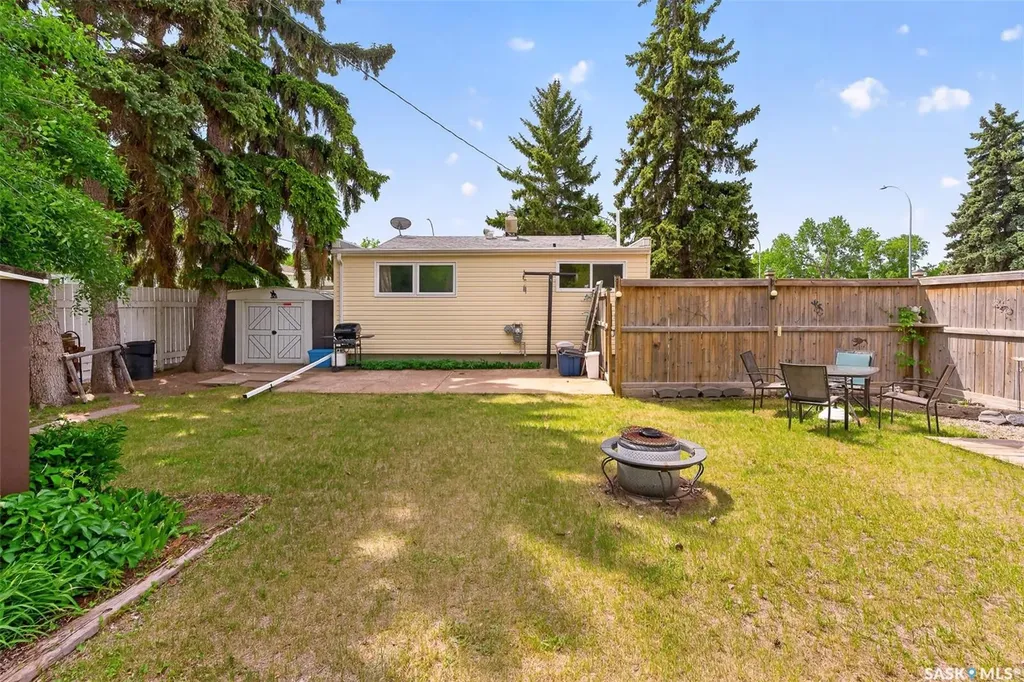 1066 Caribou Street W Moose Jaw SK S6H 2L7