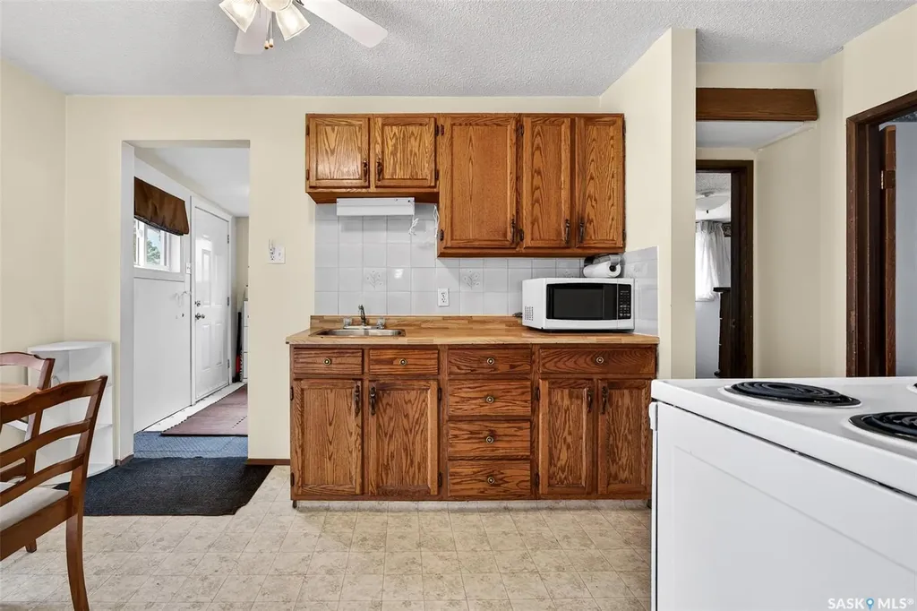 1066 Caribou Street W Moose Jaw SK S6H 2L7
