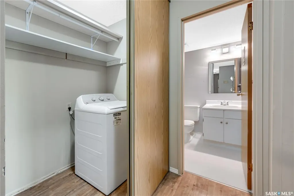 855 Wollaston Crescent Saskatoon SK S7J 4G1
