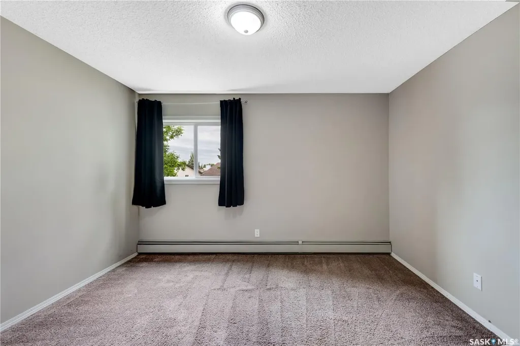 855 Wollaston Crescent Saskatoon SK S7J 4G1