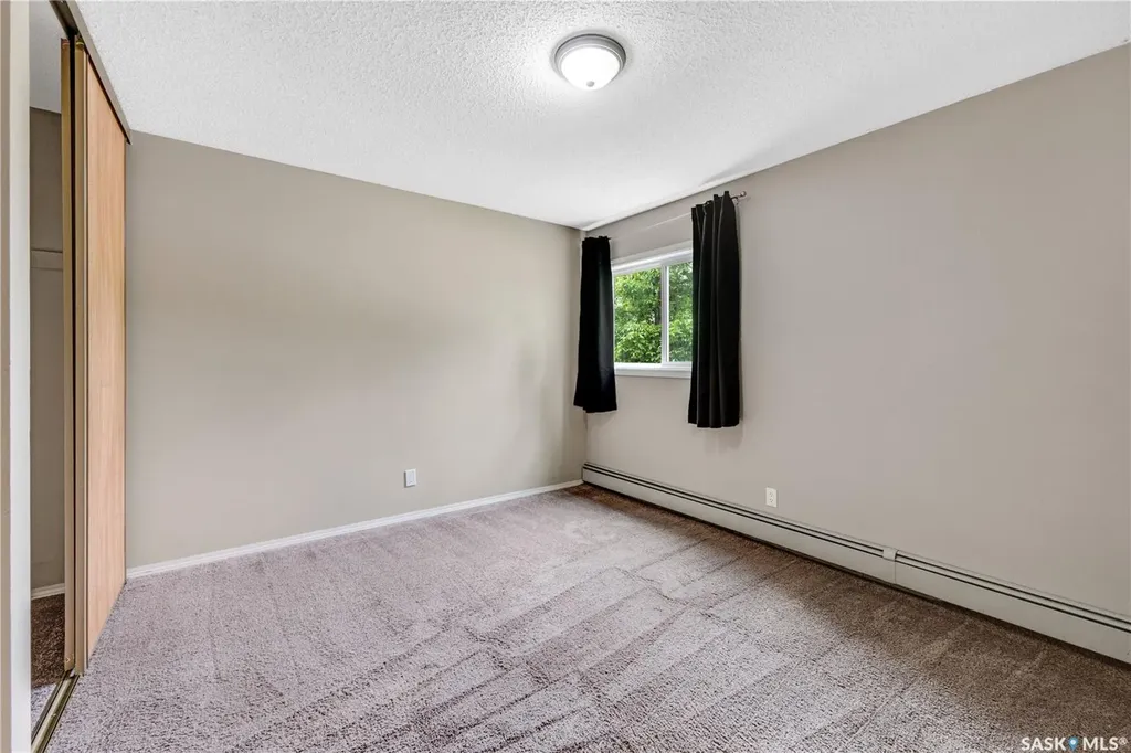 855 Wollaston Crescent Saskatoon SK S7J 4G1