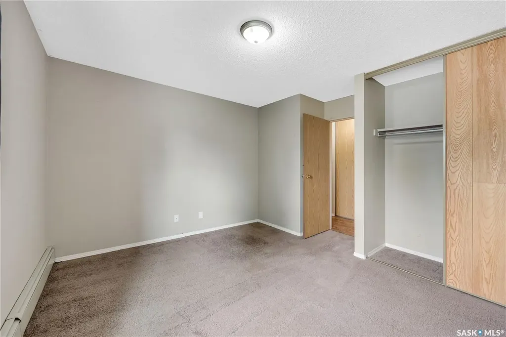 855 Wollaston Crescent Saskatoon SK S7J 4G1
