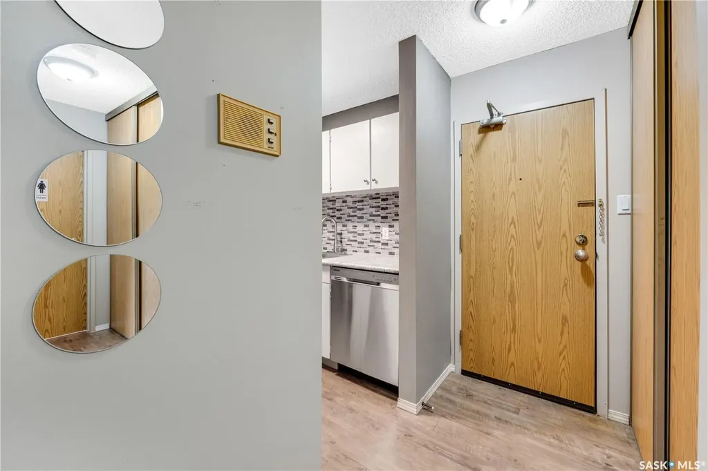 855 Wollaston Crescent Saskatoon SK S7J 4G1