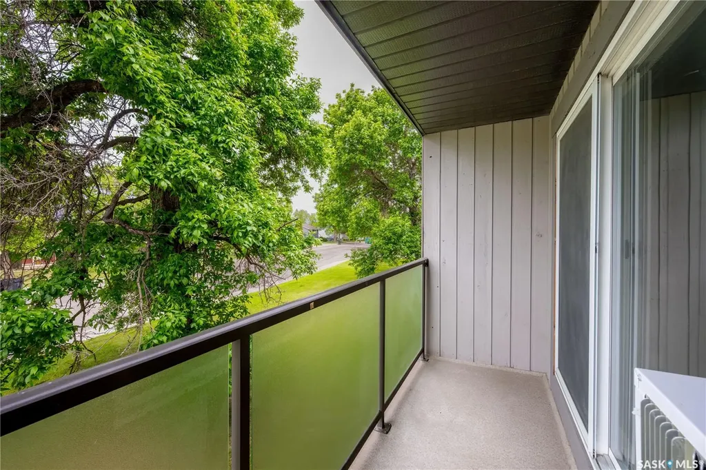 855 Wollaston Crescent Saskatoon SK S7J 4G1