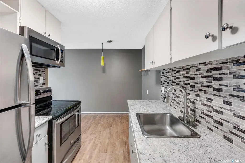 855 Wollaston Crescent Saskatoon SK S7J 4G1