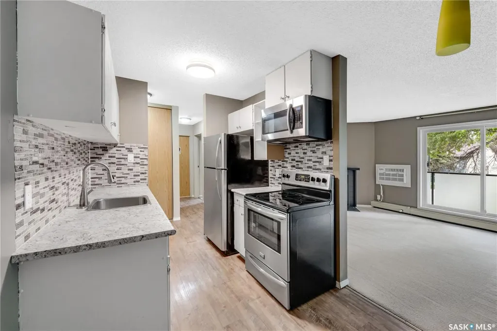 855 Wollaston Crescent Saskatoon SK S7J 4G1
