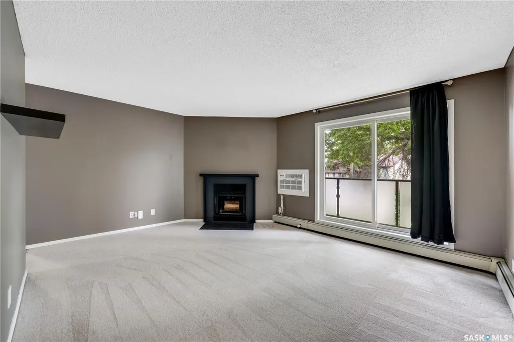 855 Wollaston Crescent Saskatoon SK S7J 4G1