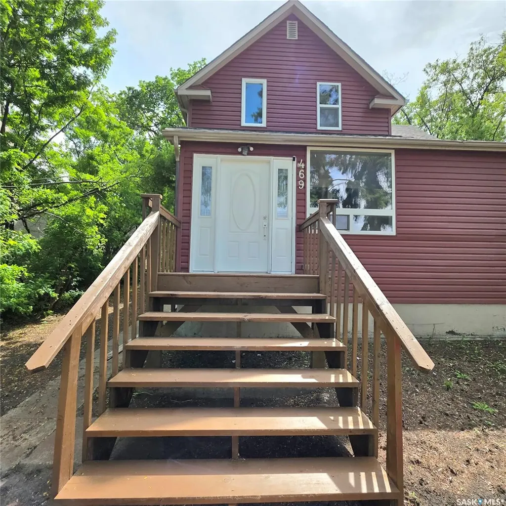 469 19th Street E Prince Albert SK S6V 1K3