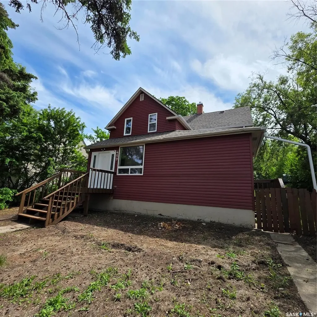 469 19th Street E Prince Albert SK S6V 1K3