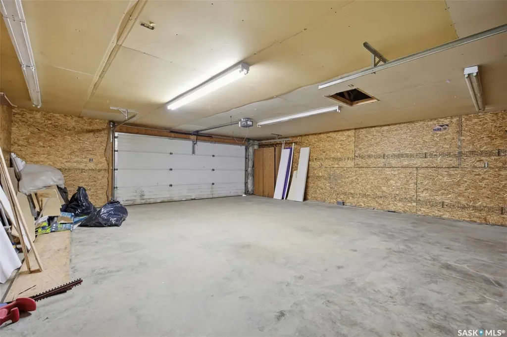 118 Smallwood Crescent Saskatoon SK S7L 4Z6