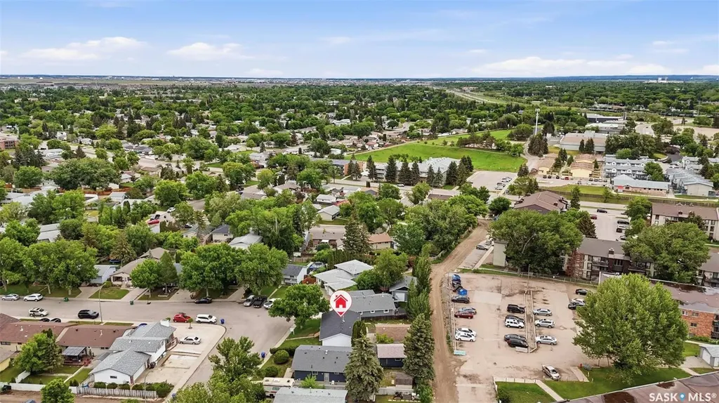 118 Smallwood Crescent Saskatoon SK S7L 4Z6