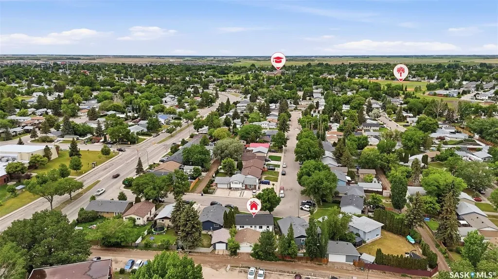 118 Smallwood Crescent Saskatoon SK S7L 4Z6
