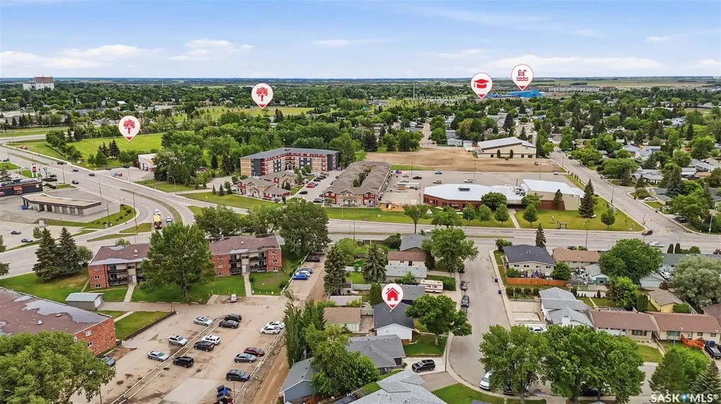 118 Smallwood Crescent Saskatoon SK S7L 4Z6