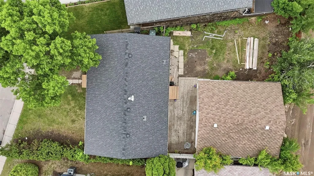 118 Smallwood Crescent Saskatoon SK S7L 4Z6