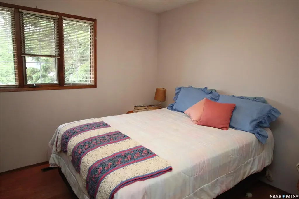 755 Trent Crescent Saskatoon SK S7H 4V4