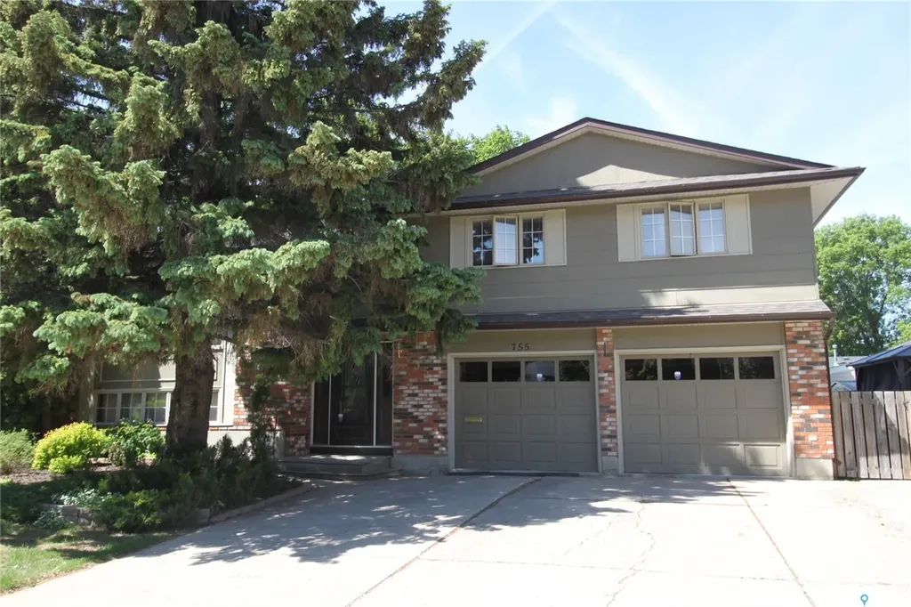 755 Trent Crescent Saskatoon SK S7H 4V4