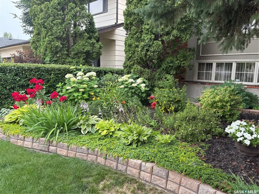 755 Trent Crescent Saskatoon SK S7H 4V4