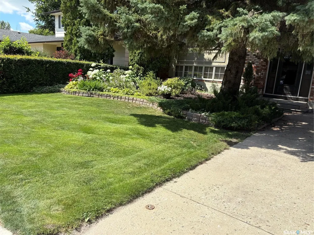 755 Trent Crescent Saskatoon SK S7H 4V4
