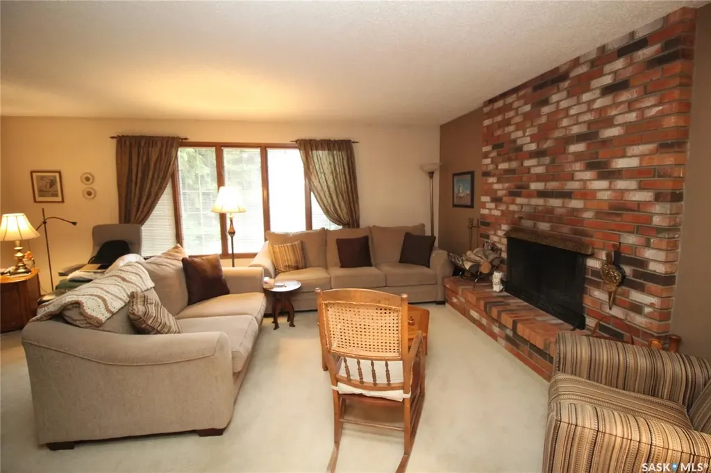 755 Trent Crescent Saskatoon SK S7H 4V4