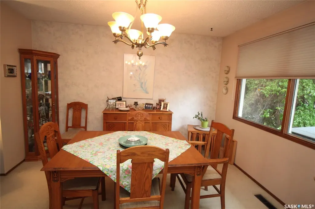 755 Trent Crescent Saskatoon SK S7H 4V4