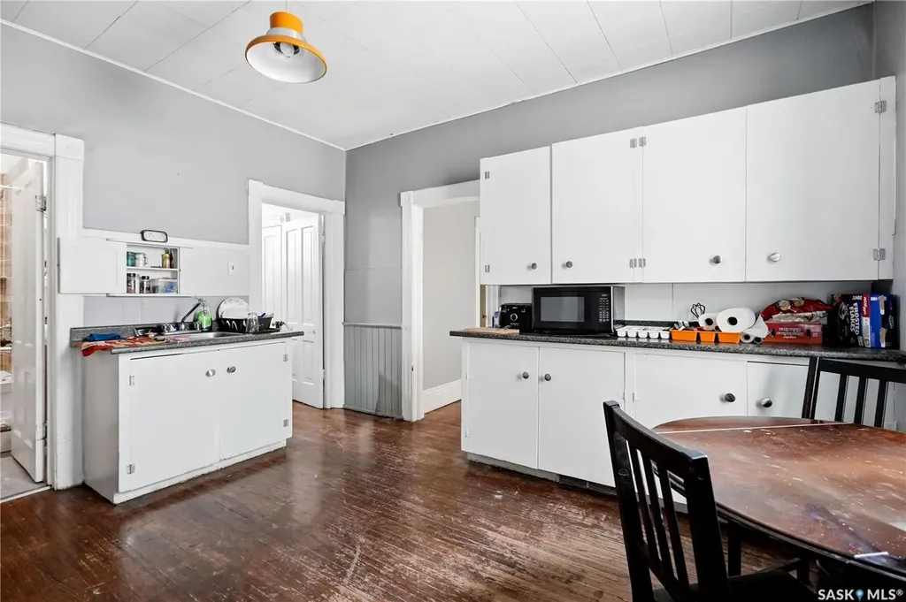241 High Street W Moose Jaw SK S6H 1S7