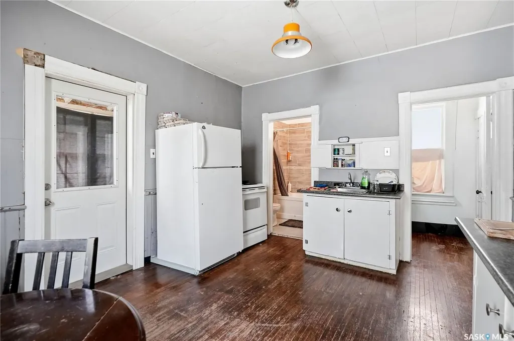 241 High Street W Moose Jaw SK S6H 1S7