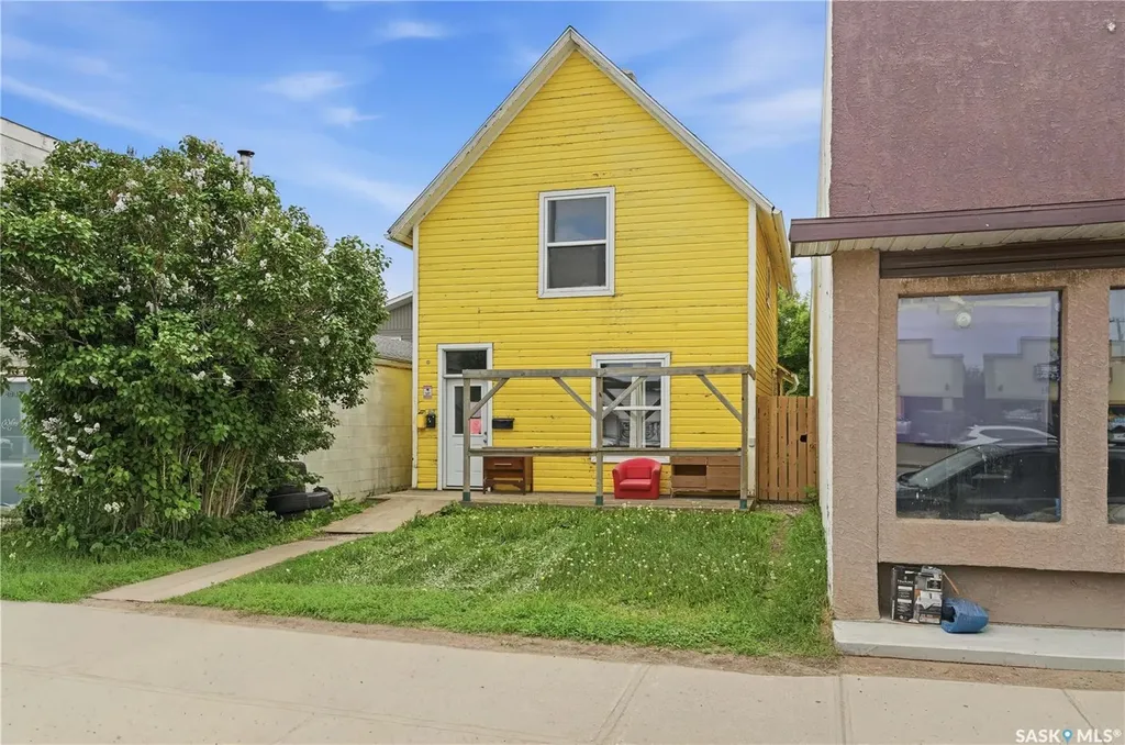 241 High Street W Moose Jaw SK S6H 1S7