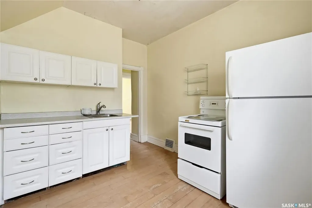 241 High Street W Moose Jaw SK S6H 1S7
