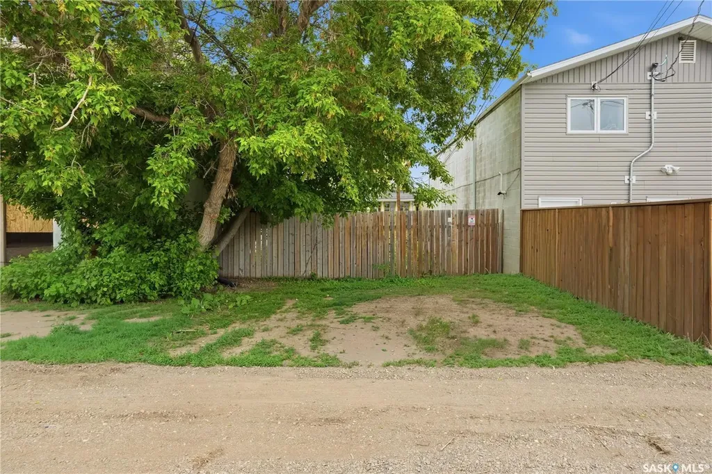 241 High Street W Moose Jaw SK S6H 1S7