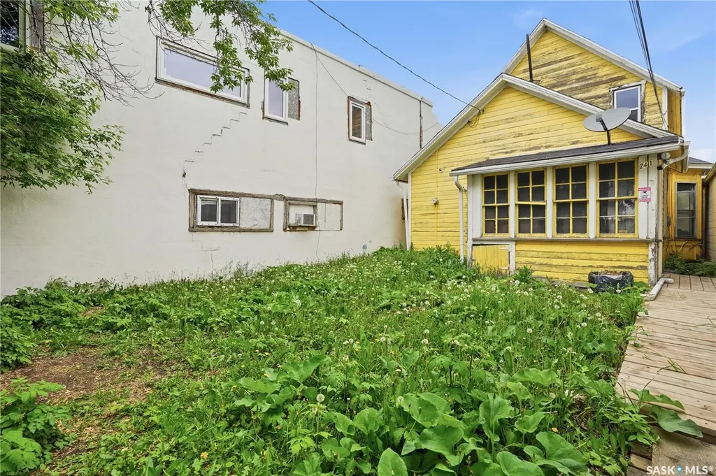 241 High Street W Moose Jaw SK S6H 1S7