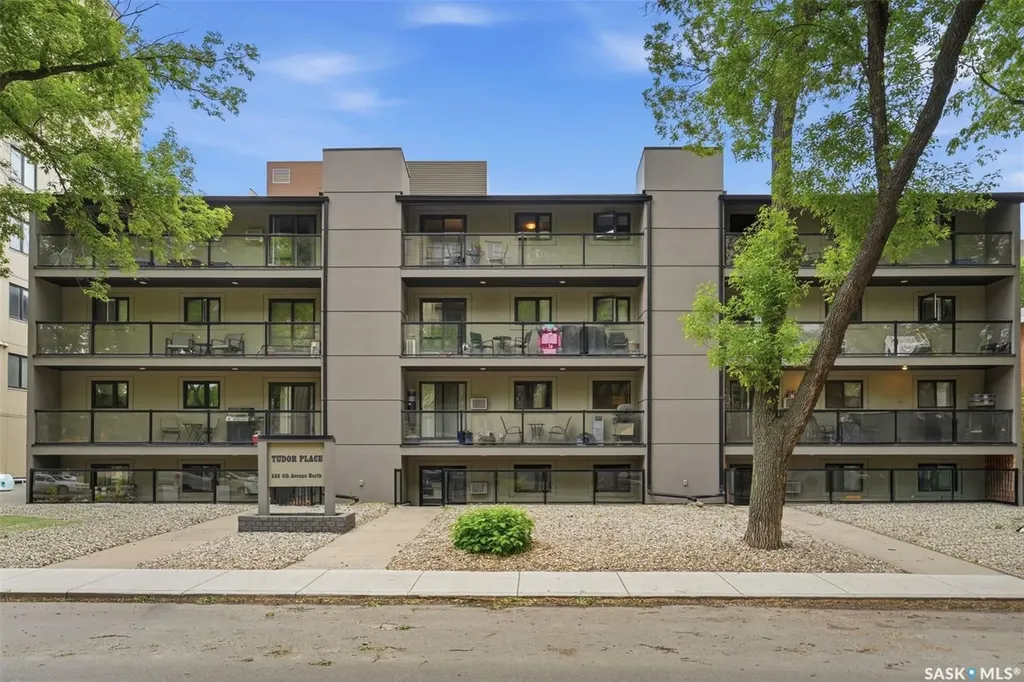 536 4th Avenue N Saskatoon SK S7K 2M7