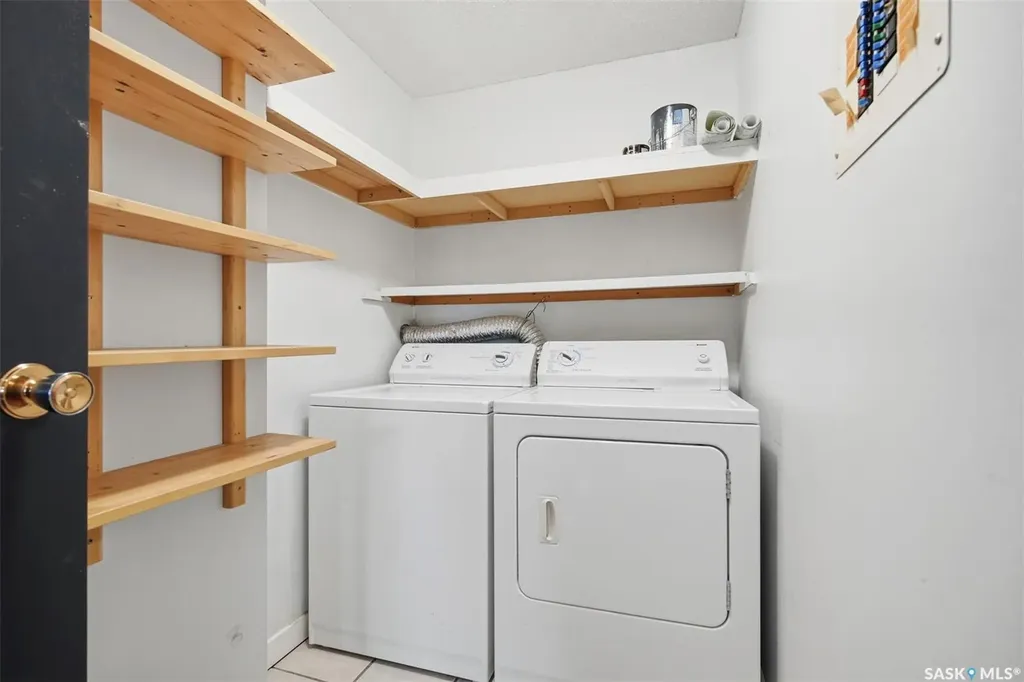 536 4th Avenue N Saskatoon SK S7K 2M7