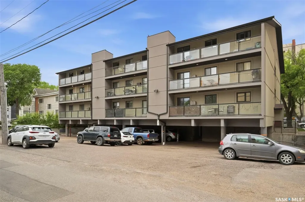 536 4th Avenue N Saskatoon SK S7K 2M7