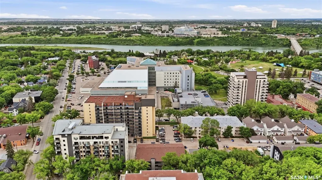 536 4th Avenue N Saskatoon SK S7K 2M7