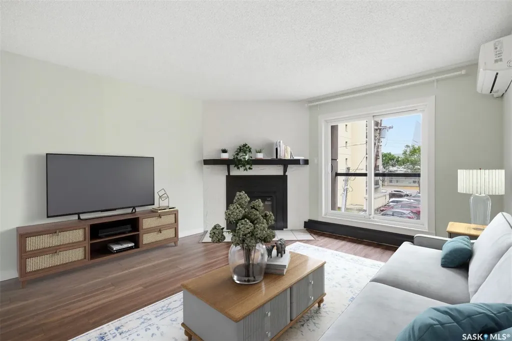 536 4th Avenue N Saskatoon SK S7K 2M7