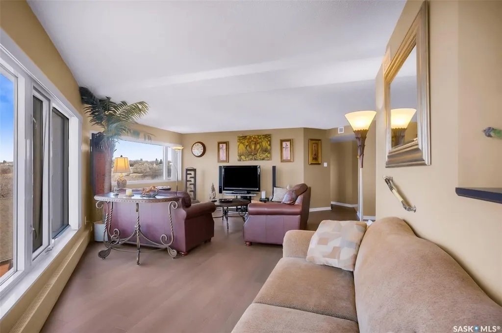 424 Spadina Crescent E Saskatoon SK S7K 6X7