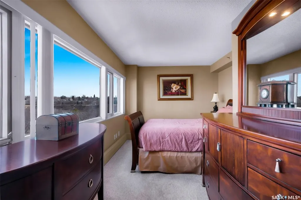 424 Spadina Crescent E Saskatoon SK S7K 6X7