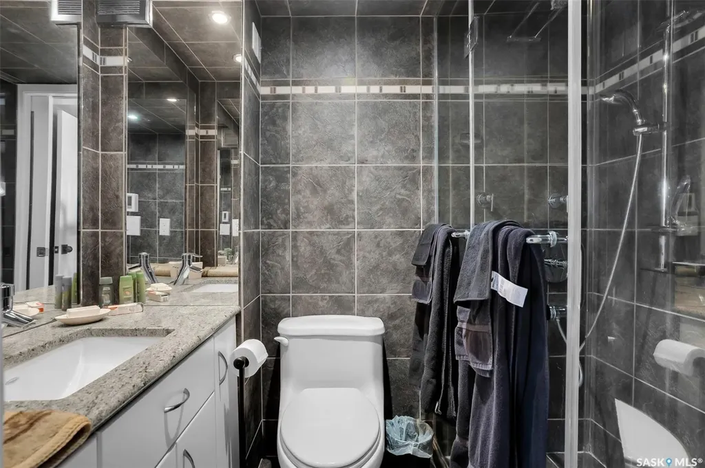 424 Spadina Crescent E Saskatoon SK S7K 6X7