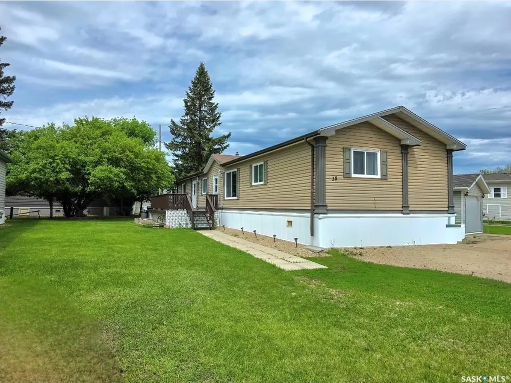 555 Dielschneider Road Melville SK S0A 2P0