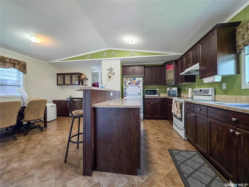 555 Dielschneider Road Melville SK S0A 2P0